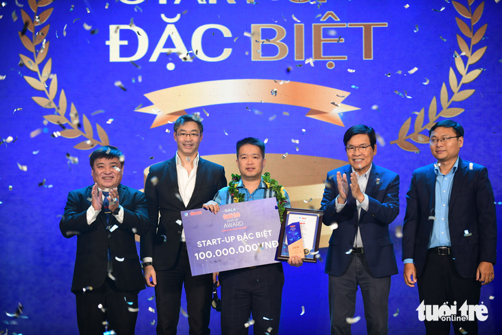 base64-16824845379521256531113 Anh Hồ Minh Đức nhận giải đặc biệt của Tuổi Trẻ Start-Up Award 2023